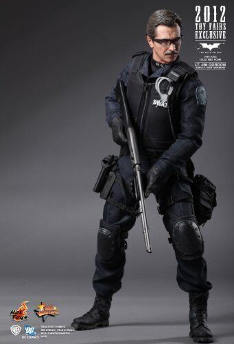 Hot Toys The Dark Knight 1/6 Scale Figure Jim Gordon GCPD S.W.A.T Suit Ver. - Picture 1 of 1