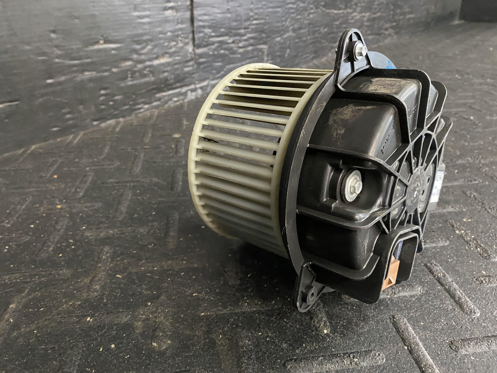 03-12 MASERATI QUATTROPORT A/C AIR HEAT HEATER HVAC BLOWER MOTOR ID 054123