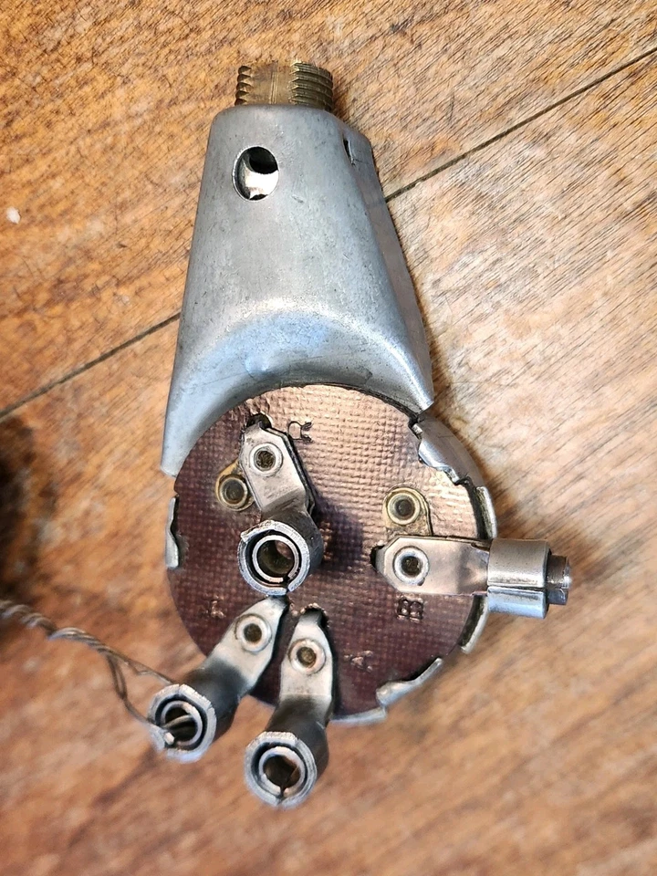 Interruptor de lámpara de luz de cabeza Plymouth DeSoto 1935 Dodge Chrysler Airstream NOS 635451. Foto 2 de 4