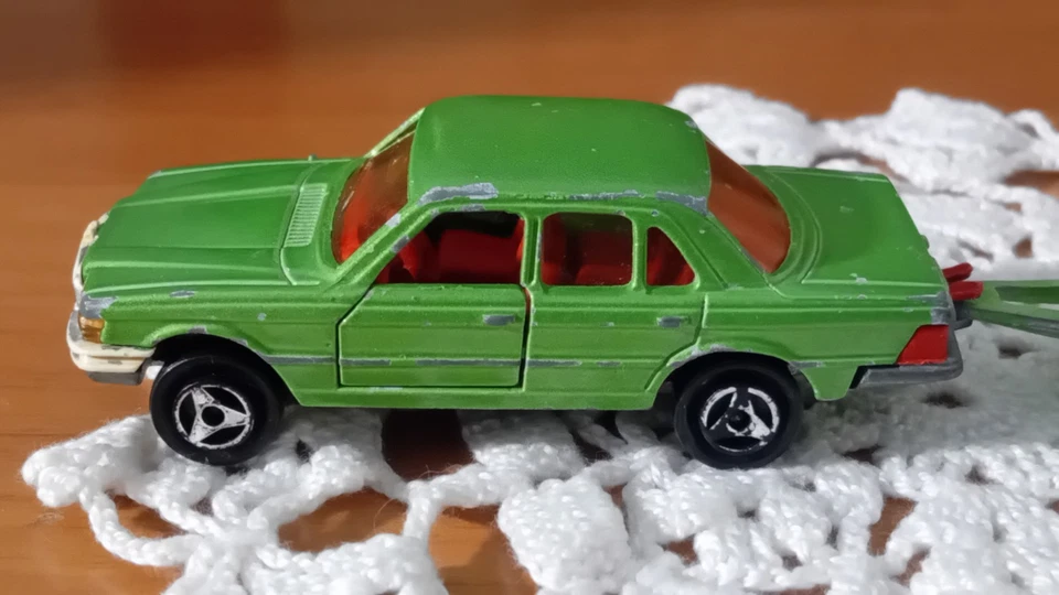 Majorette 1:60/1:70, N°249: "Mercedes 450 SE" + N°325 "Caravane"! - Immagine 4 di 4