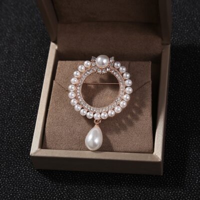 Fashion Pearl Brooch Pin Circle Silk Scarf Buckle Luxury Ladies Clothing Jewelry