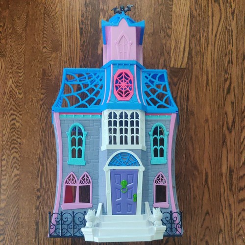 Disney Jr. Vampirina Scare Castle B&B Doll Play House Mansion girls toy