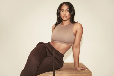 Kleines A6 Lori Harvey Poster (brandneu)