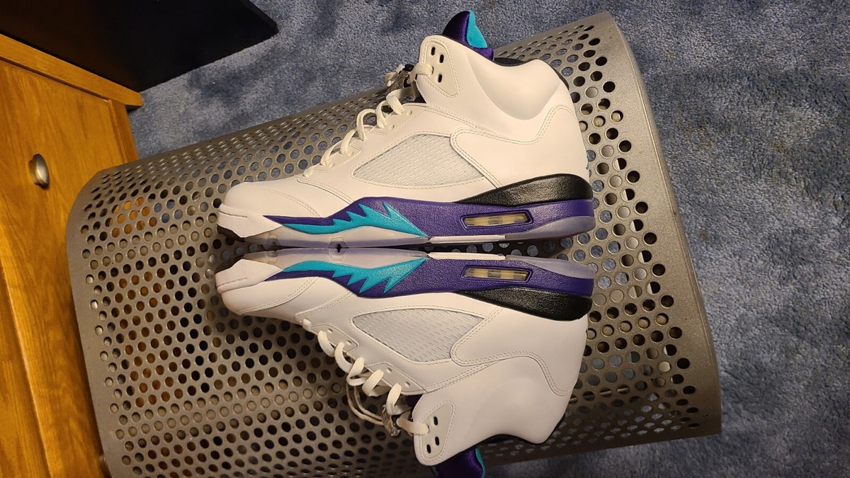 NIKE AIR JORDAN V 5 RETRO OG WHITE EMERALD GREEN GRAPE ICE  display picture 2