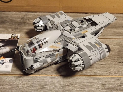 Lego The Razor Crest 75292 Star Wars The Mandalorian Baby Yoda Set