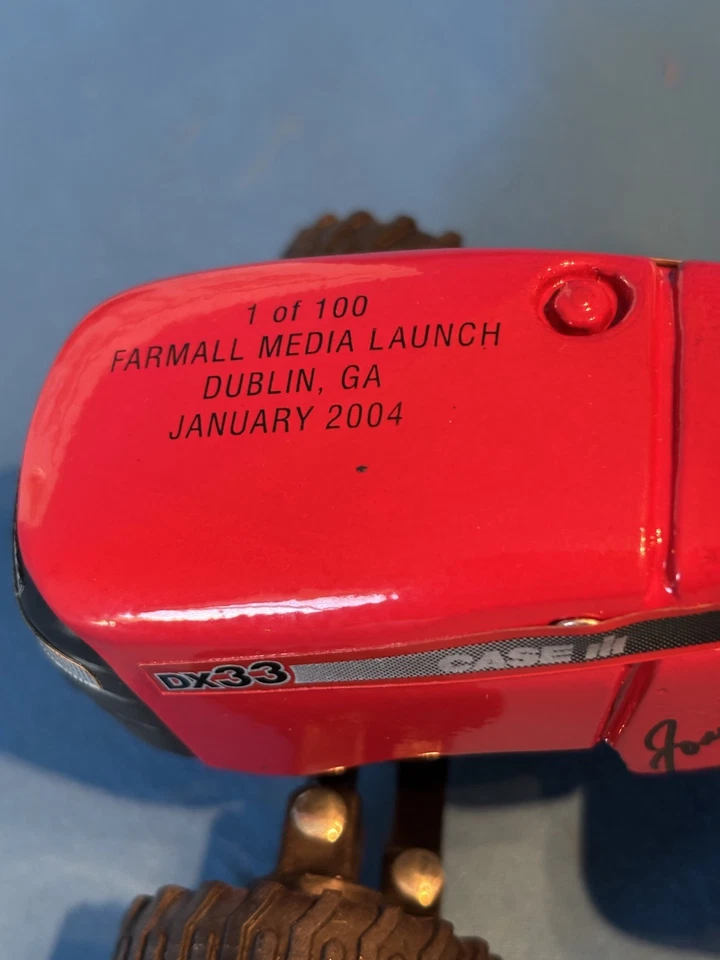 1/16 Case IH DX33 "Special Edition" 1 of 100 Farmall Media Launch Signed by ERTL - Image 4 of 4