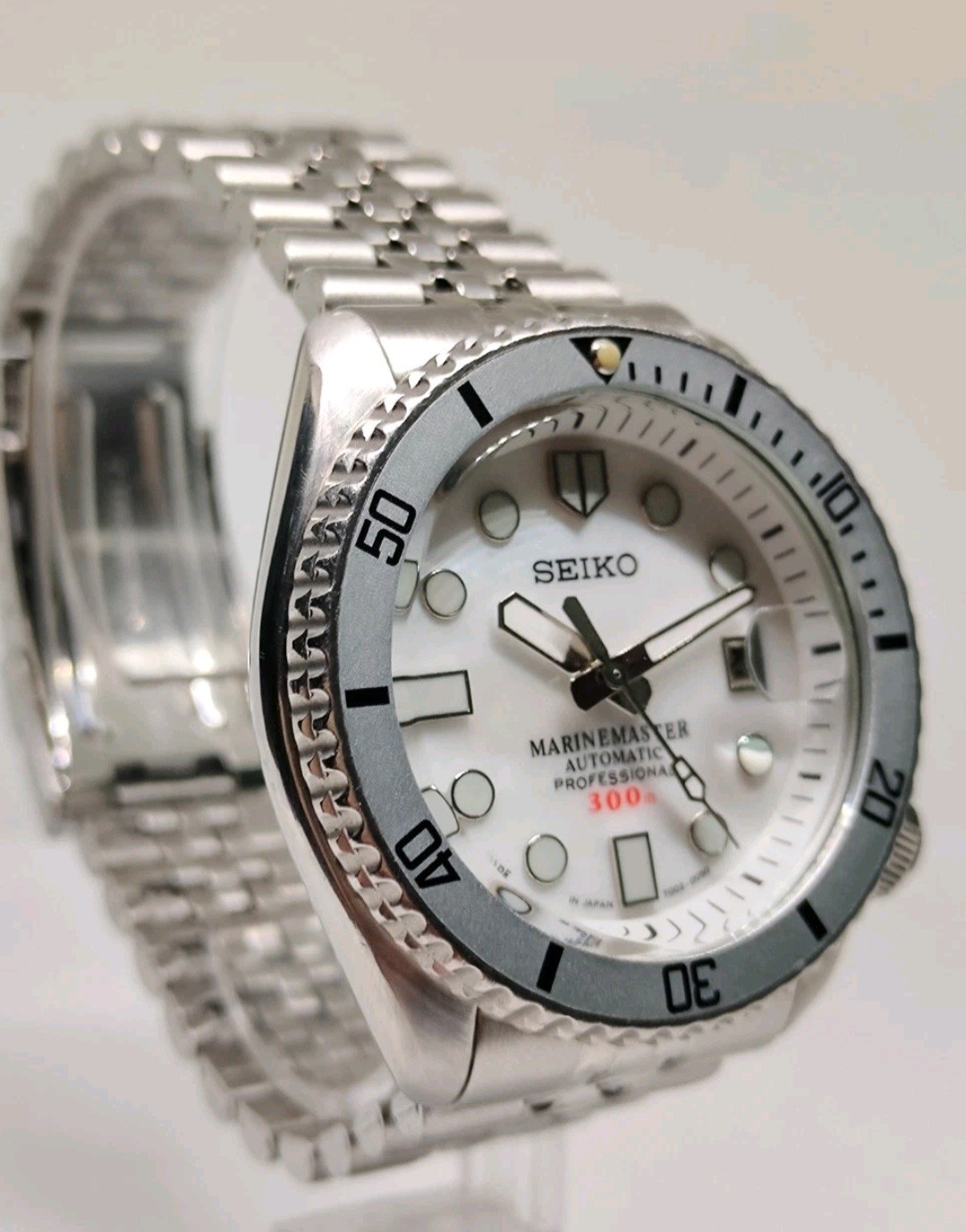 GORGEOUS SEIKO DIVERS 7002-7000 WHITE MARINEMASTER DIAL  AUTOMATIC MENS WATCH 