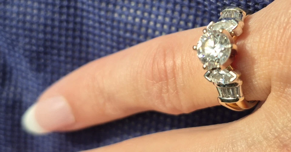 Women's NATURAL diamond wedding ring - Image 4 of 4