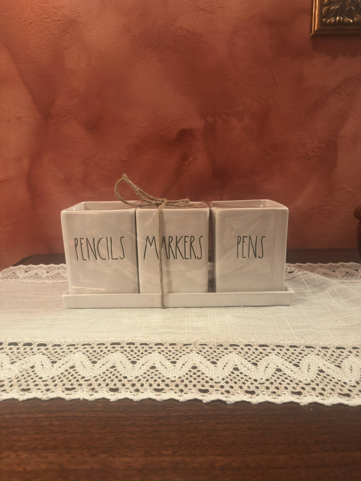 Pens Holder With Tray