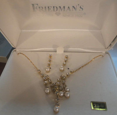 Friedman s Jewelers Necklace & earrings In Box Never worn
