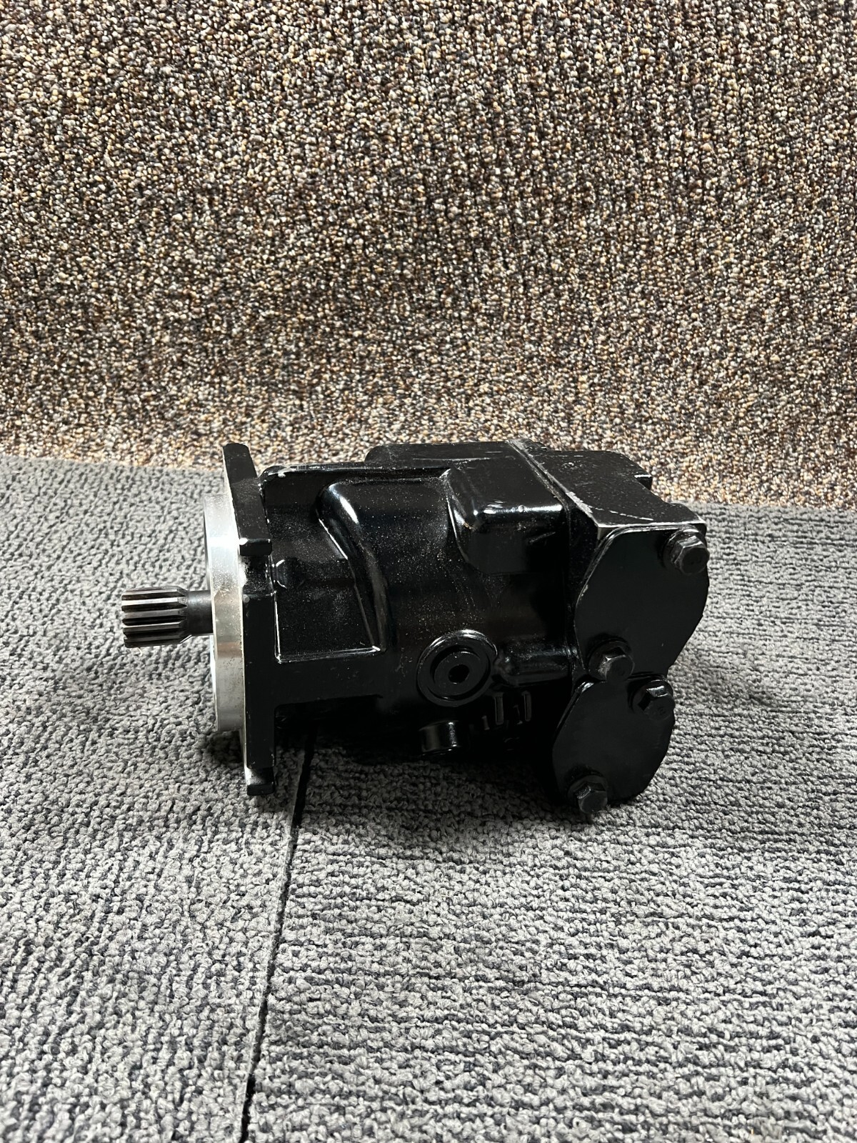 Danfoss Axial Piston Motor 90M055NC0N8N0S1W00NNN000024 83023216  