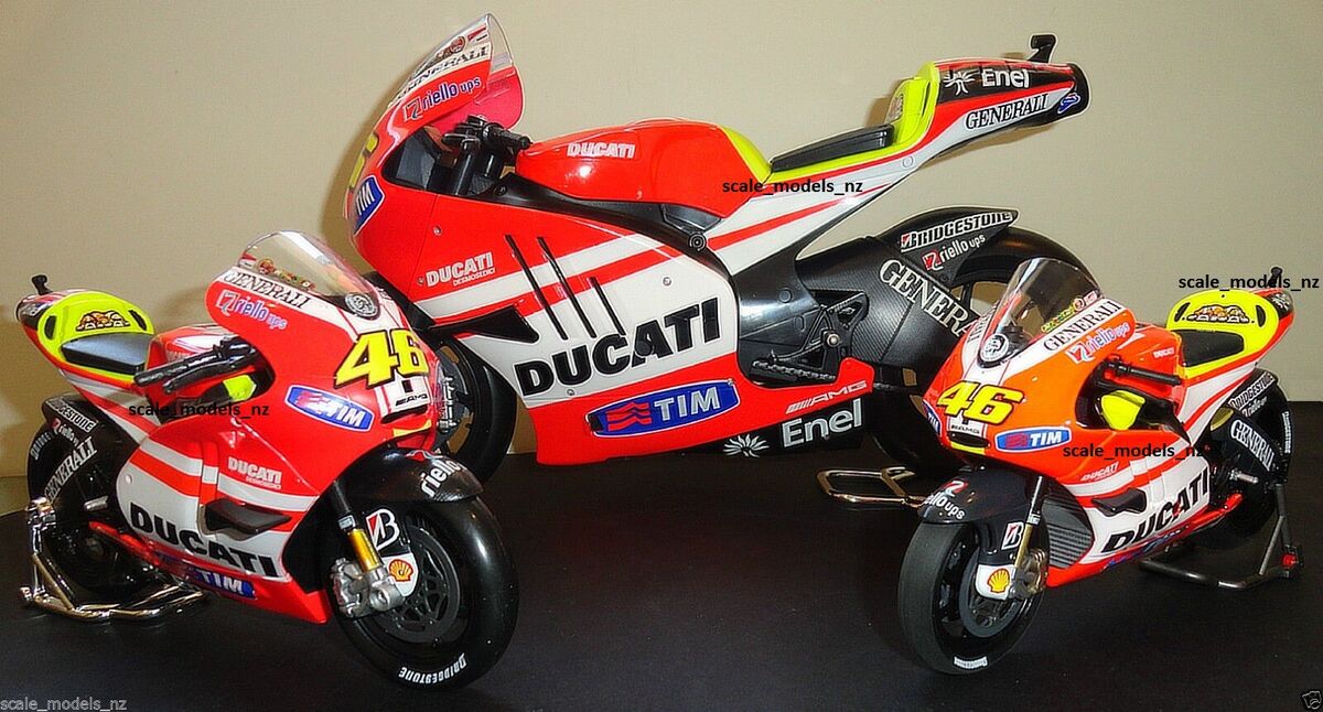 MINICHAMPS 1:6 – ROSSI 2002 MOTOGP HONDA RC211V + ALSO HAVE MINICHAMPS 1:6 – ROSSI 2002 MOTOGP HONDA RC211V + ALSO HAVE