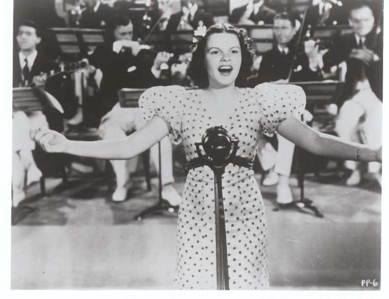 8x10 publicity photo of from 1936 film Pigskin Parade, not an original.