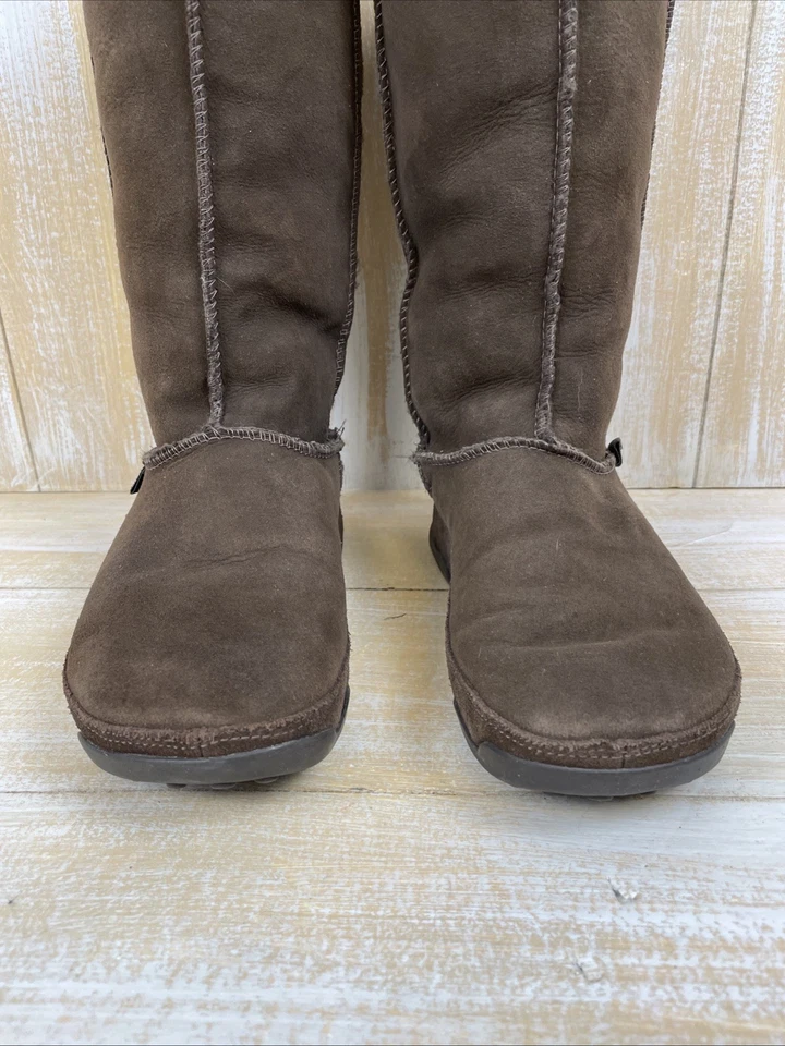FitFlop женщин стриженный мех с подкладкой коричневый замши икры ботинки размер 9 микро колебания - Изображение 3 из 4