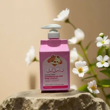 Hydrating & Brightening | Strawberry Oat Milk Body Cleanser by Crème – 16.9 fl