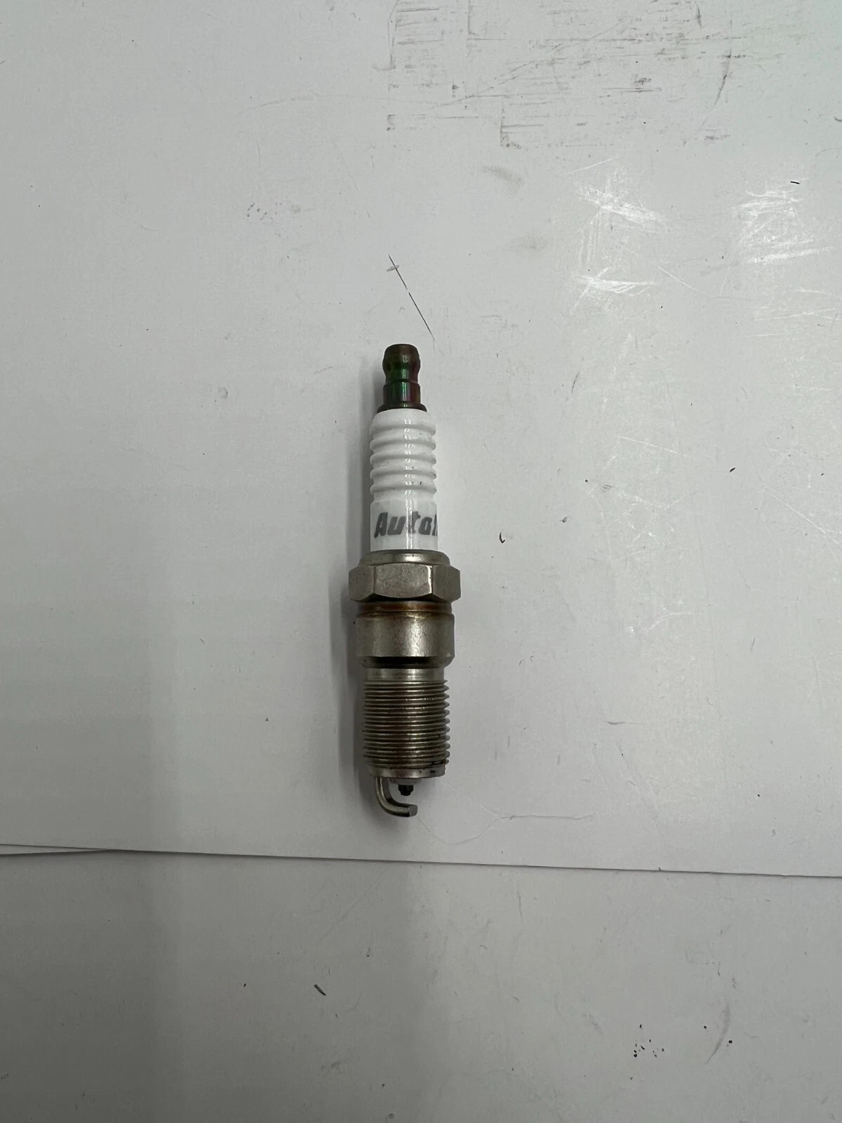 Autolite Platinum AP104 Automotive Replacement Spark Plugs 4 Pack