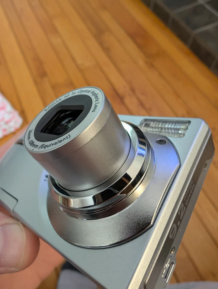 Kodak EasyShare C913 9.2MP Digital Camera Silver – Tested & Working - Image 4 of 4