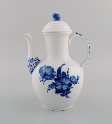 Royal Copenhagen Blue Flower geflochtene Kaffeekanne. Modellnummer 10/8189