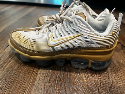 nike air vapormax 360 metallic gold