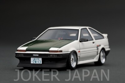 ミニカー TOYOTA SPRINTER TRUENO AE86 1983 1983 Toyota Sprinter Trueno (AE86) White with Carbon Hood 1