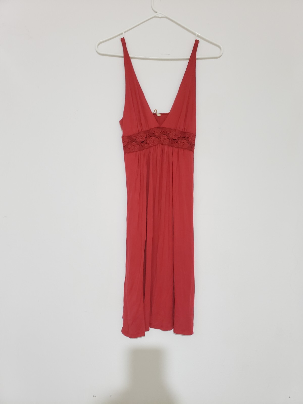 Adjustable Spaghetti Strap V Neck Red Floral Lace… - image 1