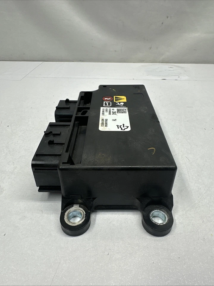 Chevrolet Camaro occupant detection 2018 control module unit assy OEM 13523843 - Image 4 of 4