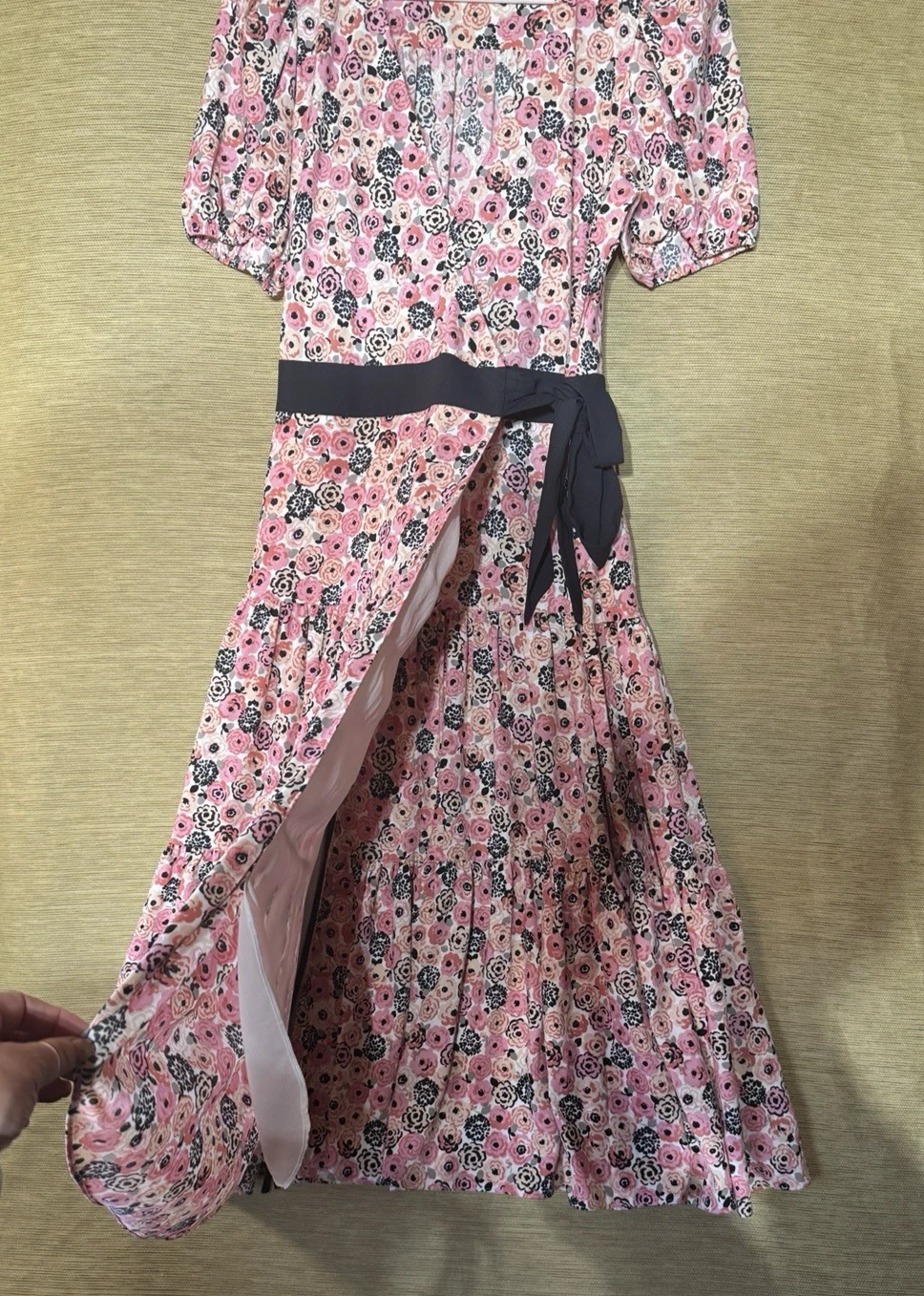 Abito Kate Spade avvolgente taglia L rosa floreale a strati scollo a V midi rosetta fiori