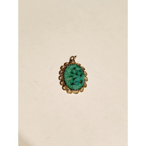 Gold tone Emmons oval Faux Jade Pendant charm 1" - 第 1/16 張圖片