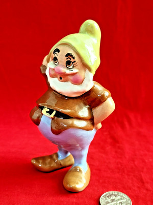 WALT DISNEY'S 'DOC' Figurine by HAGEN-RENAKER with Full Gold Decal-Has Repair
