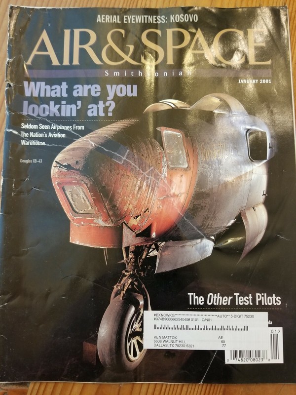 JANUARY 2001 Air & Space Smithsonian "What are you lookin' at?" 96 pages