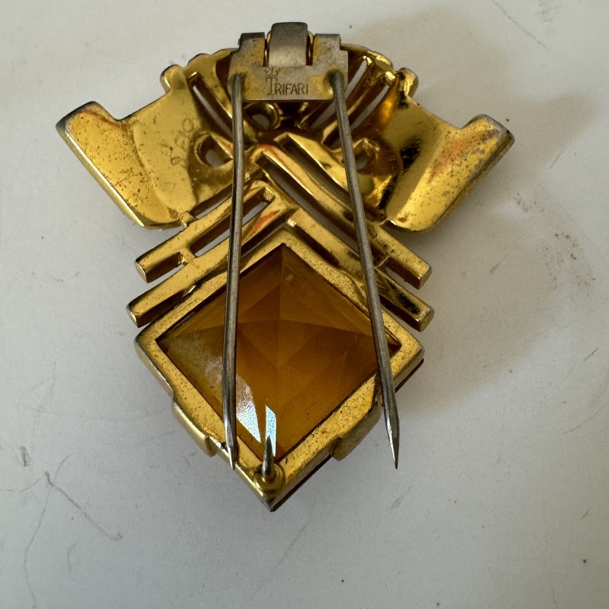 TRIFARI ヴィンテージ　ブロッチ Vintage Trifari Leaf Gold-tone Brushed and Polished Gold