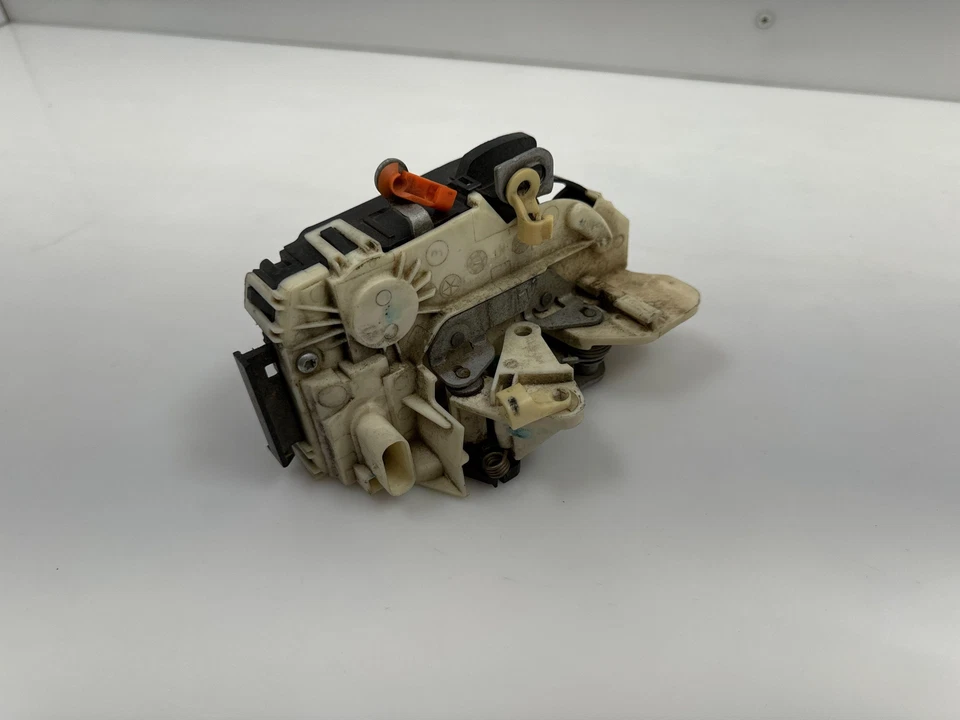 Conjunto de trava de porta dianteira 2015-2016 Subaru Outback Legacy lado esquerdo do motorista fabricante de equipamento original - Imagem 3 de 4