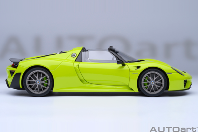 PORSCHE 918 SPYDER WEISSACH PACKAGE ACID GREEN 1:18 by AUTOART