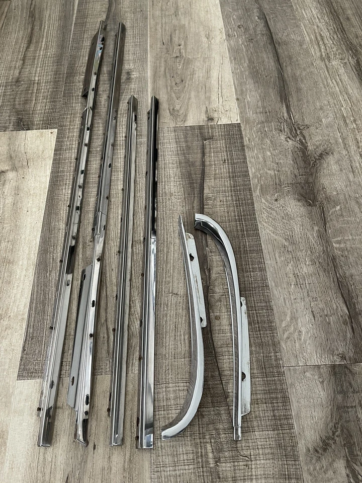 Ford Galaxie Custom 500 XL 1964 4 puertas sedán moldura cinturón 1963 OEM Mercury Foto 2 de 4