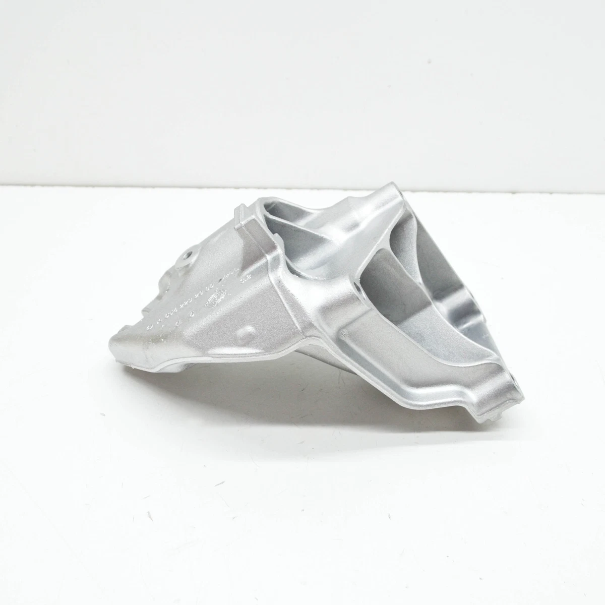 NEW MERCEDES-BENZ E W213 LEFT SIDE ENGINE BRACKET A6542232900 | eBay 