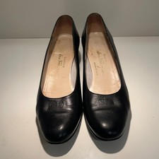 Vintage Salvatore Ferragamo Classic Black Leather Pumps Sz 10