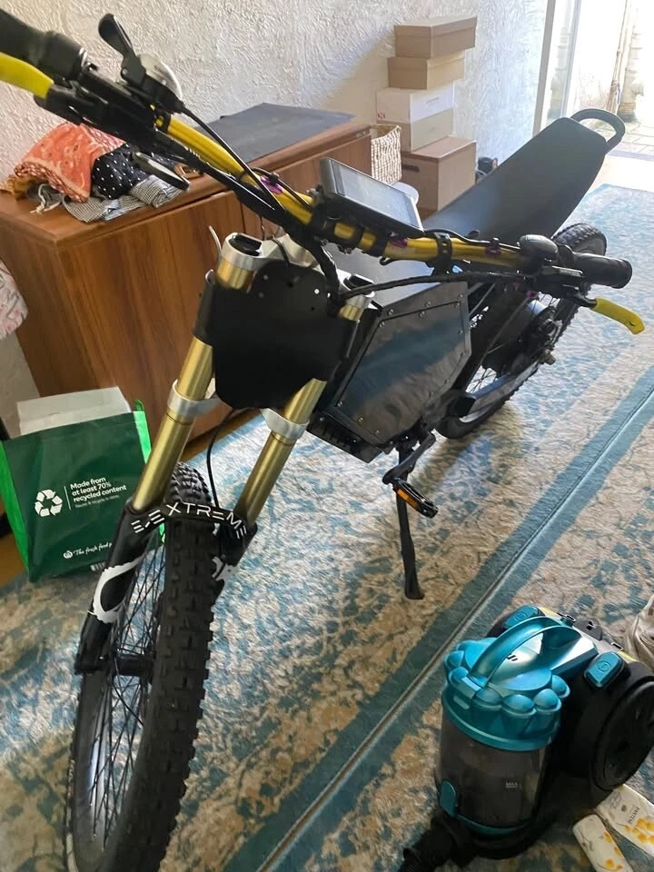 Bicicleta Eléctrica Stealth Bomber 5000W 72V Foto 2 de 3