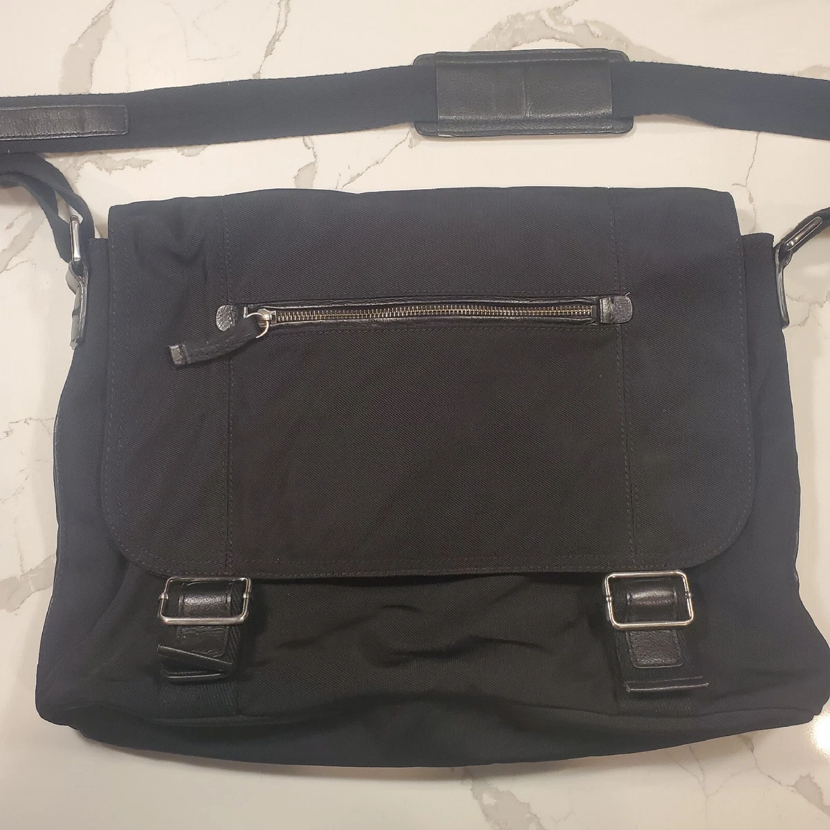 BANANA REPUBLIC COMPUTER MESSENGER CROSSBODY SHOULDER HOBO BAG BLACK LEATHR TR