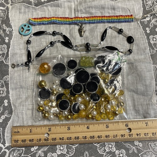 Vintage Loose Plastic Mixed Size Beads Crafting Design Lot Bea22-28 - Picture 2 of 4