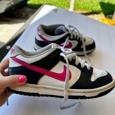 NIKE BIG KIDS DUNK LOW SNEAKERS