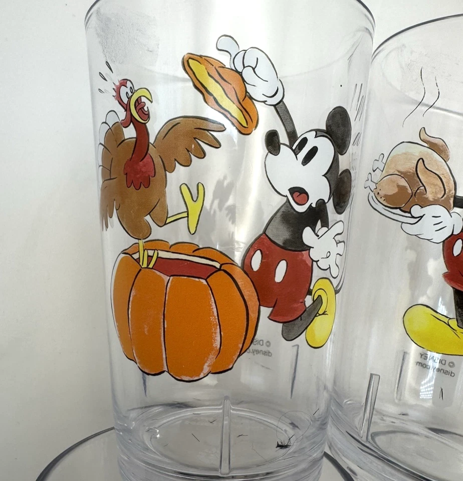 ¡Tazas de Acción de Gracias Disney Pottery Barn para niños con Mickey Mouse y Minnie Mouse! Foto 2 de 4