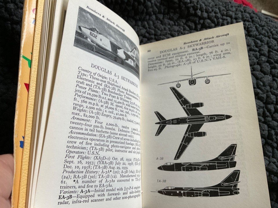 the Observer's Book of Basic Aircraft - Military 1970 with dust jacket ...