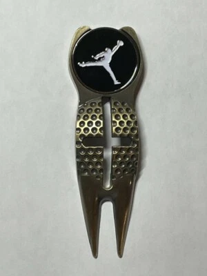 MICHAEL JORDAN JUMPMAN NIKE LOGO Air Jordan Jumpman Michael Jordan MJ Nike Crosshairs Divot Tool & Golf Marker
