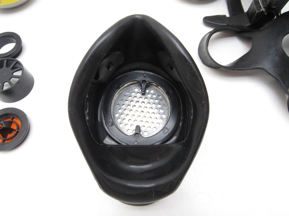 Honeywell North 76008A Full Face Respirator 5 Strap P100 Cartridges