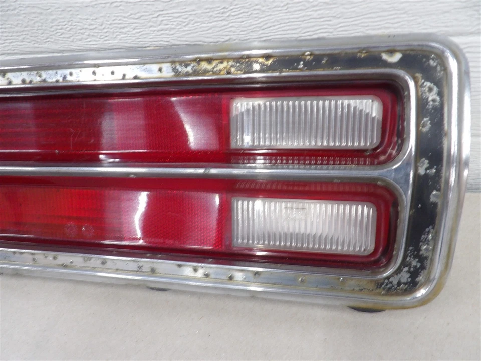 LH DRIVERS SIDE TAILLIGHT LAMP ASSEMBLY PLYMOUTH VOLARE 1976-1977 CUSTOM PREMIER - Image 3 of 4