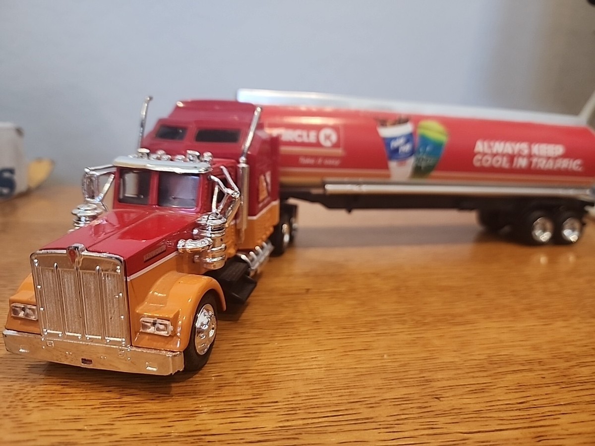 レア品　kyosho 1/53 トンキンレプリカ　ケンワースW900 ケンワースの「W900A」と「K100COE」の1/64スケール完成品モデル