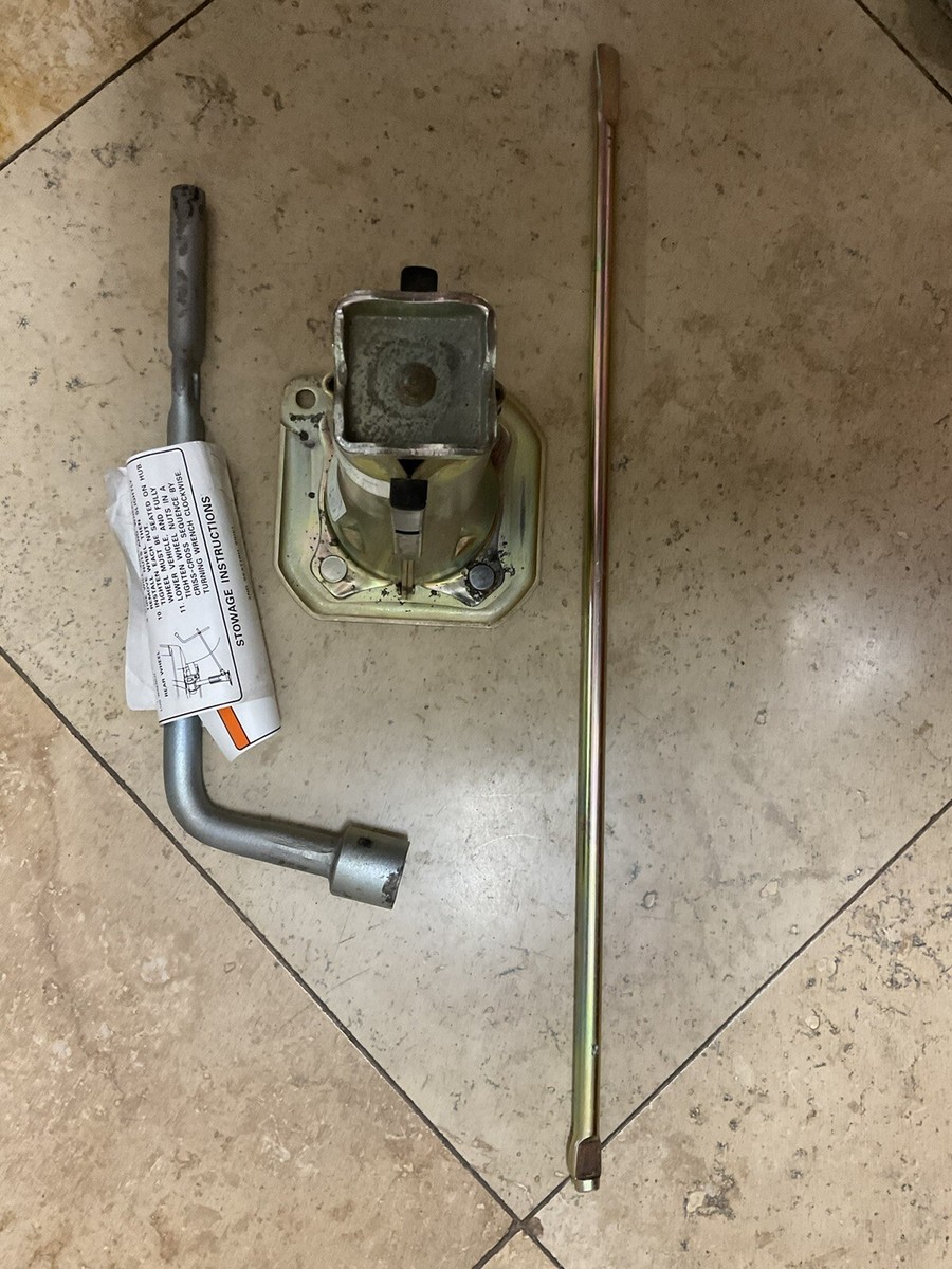 2004 Suzuki Grand Vitara XL-7 Tire Jack and Tools | eBay