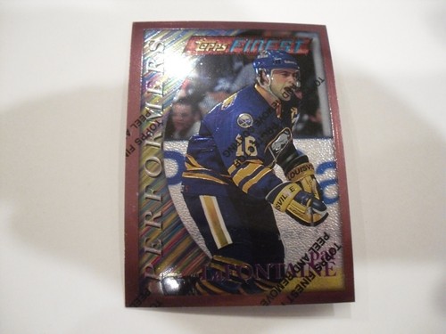 1995 Topps Finest Pat LaFontaine [Refractor] #40 card