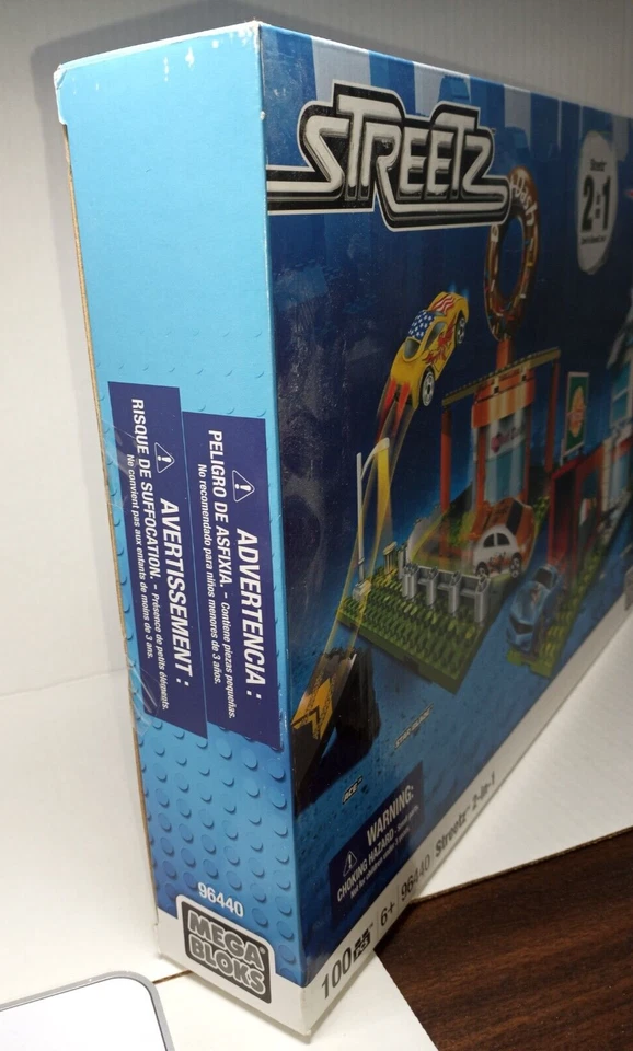 Mega Bloks Streetz 2-in-1 New Open Box Damaged Box 96440 Pizza Shop & Donut Dash - Image 3 of 4