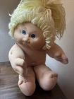 vtg 1982 Cabbage patch Doll with 2 outfits